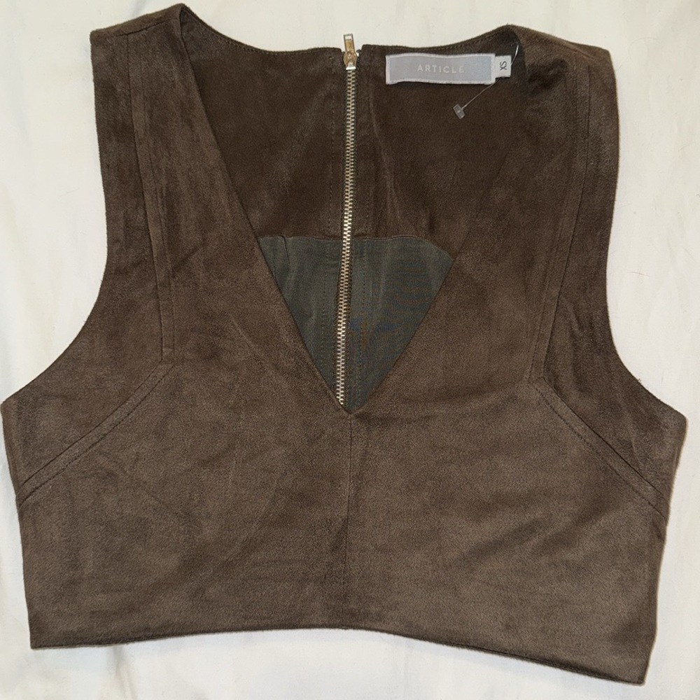 Article Cropped V Neck Sueded Top - Picture 5 of 7